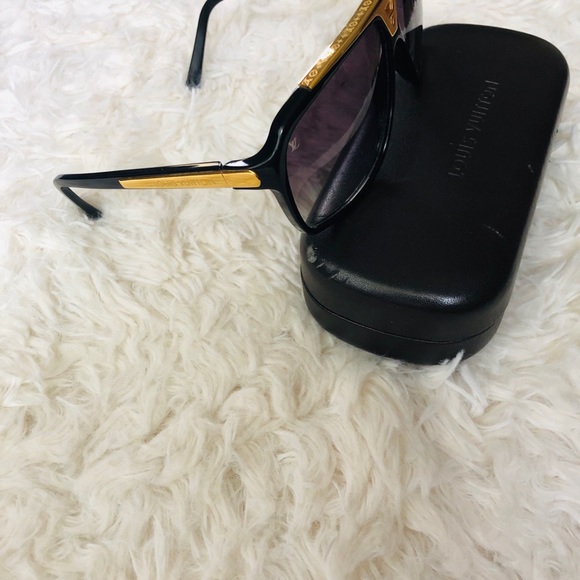 Louis Vuitton Evidence Glasses 100% Authentic - Picture 2 of 6